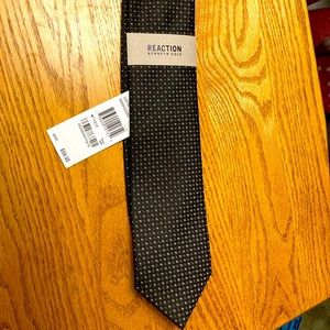 NWT Reaction by Kenneth Cole Tie